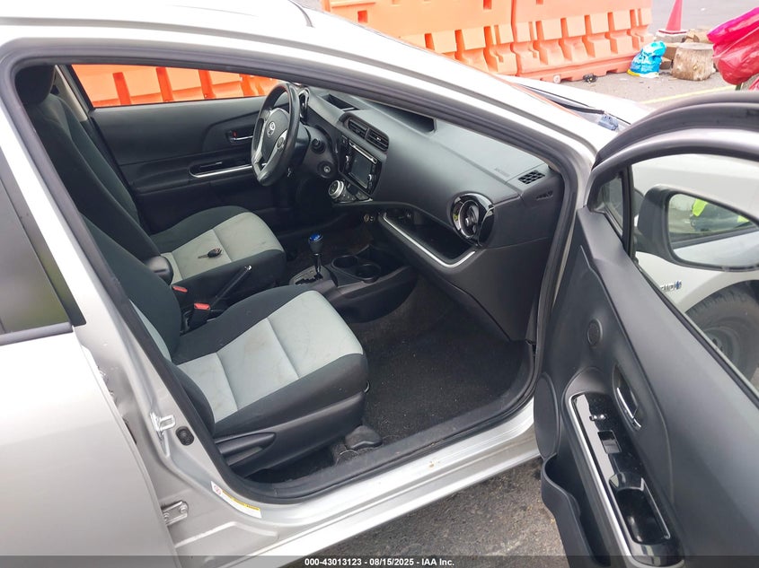 2015 TOYOTA PRIUS C TWO JTDKDTB38F1587024