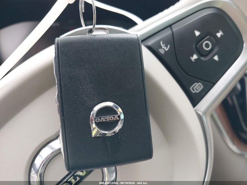 2021 VOLVO XC60 T5 MOMENTUM YV4102RK7M1856591