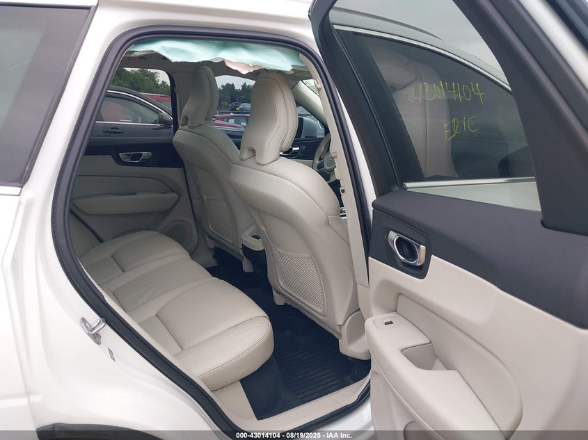 2021 VOLVO XC60 T5 MOMENTUM YV4102RK7M1856591