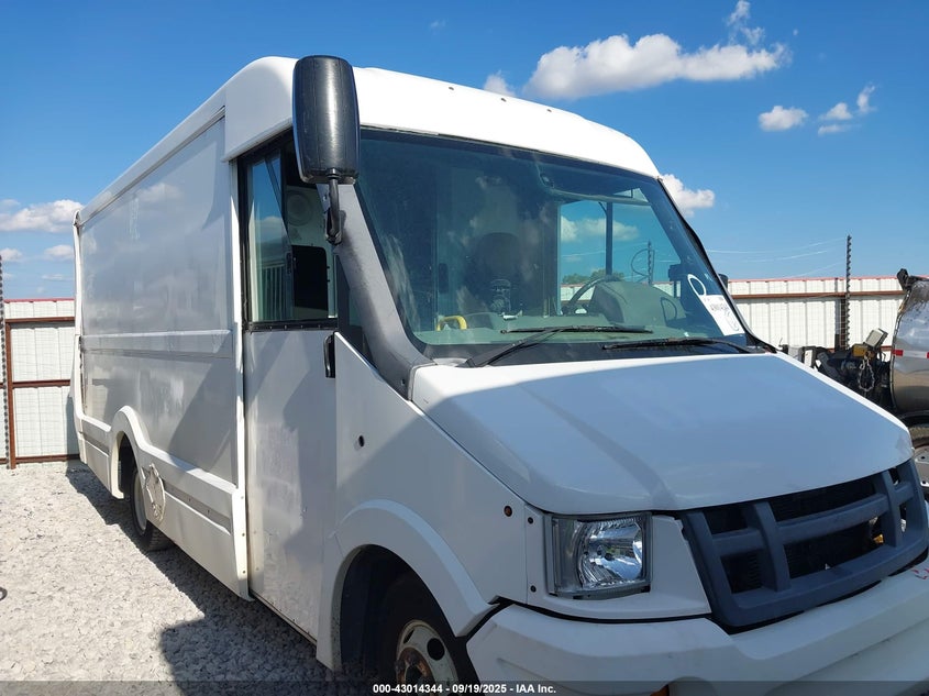 2013 Isuzu Commercial Van null van diesel JALB4T179D7W00053 photo #1