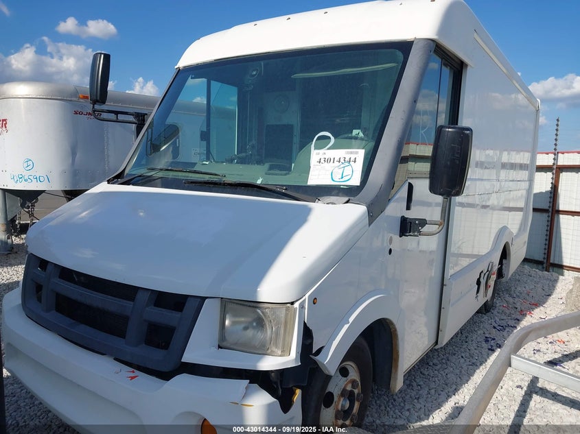 2013 Isuzu Commercial Van null van diesel JALB4T179D7W00053 photo #3