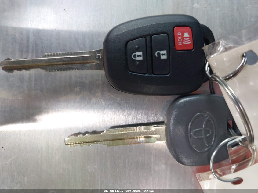 2017 TOYOTA HIGHLANDER LE - 5TDZARFH3HS032360