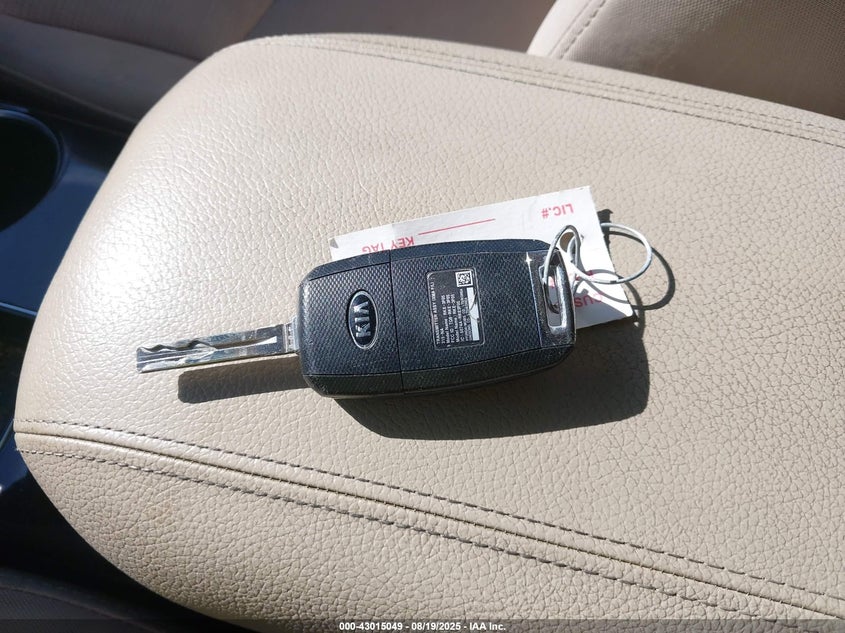 2015 KIA SORENTO LX - 5XYKTDA64FG617169