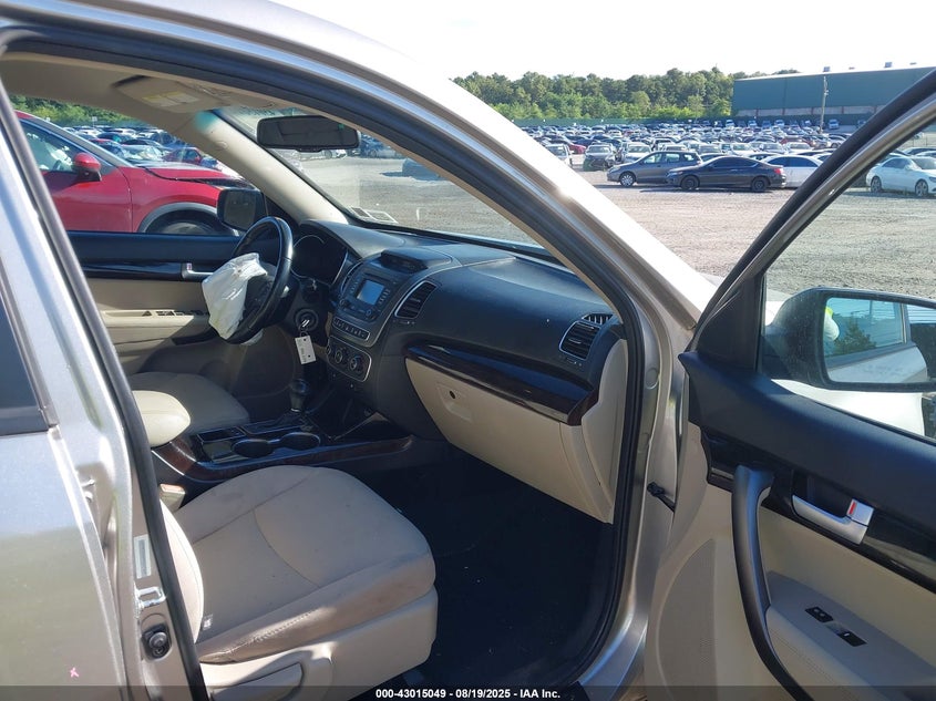 2015 KIA SORENTO LX - 5XYKTDA64FG617169