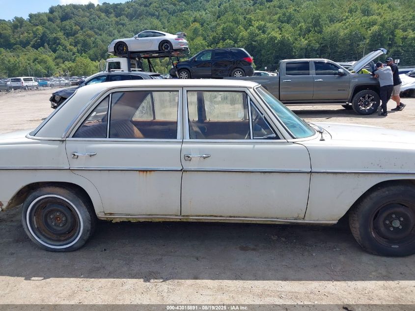 1968 Mercedes-Benz 220 VIN: 11511010013070 Lot: 43015891