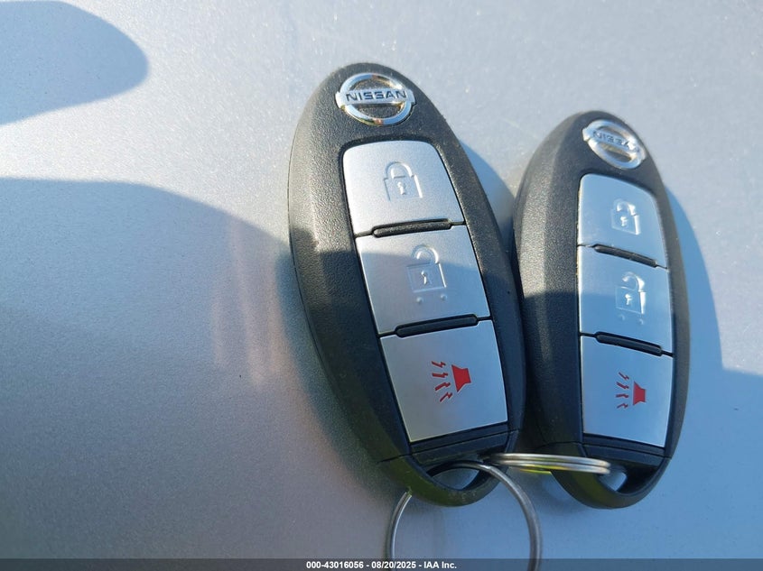 2016 NISSAN ROGUE SV - KNMAT2MT7GP721980