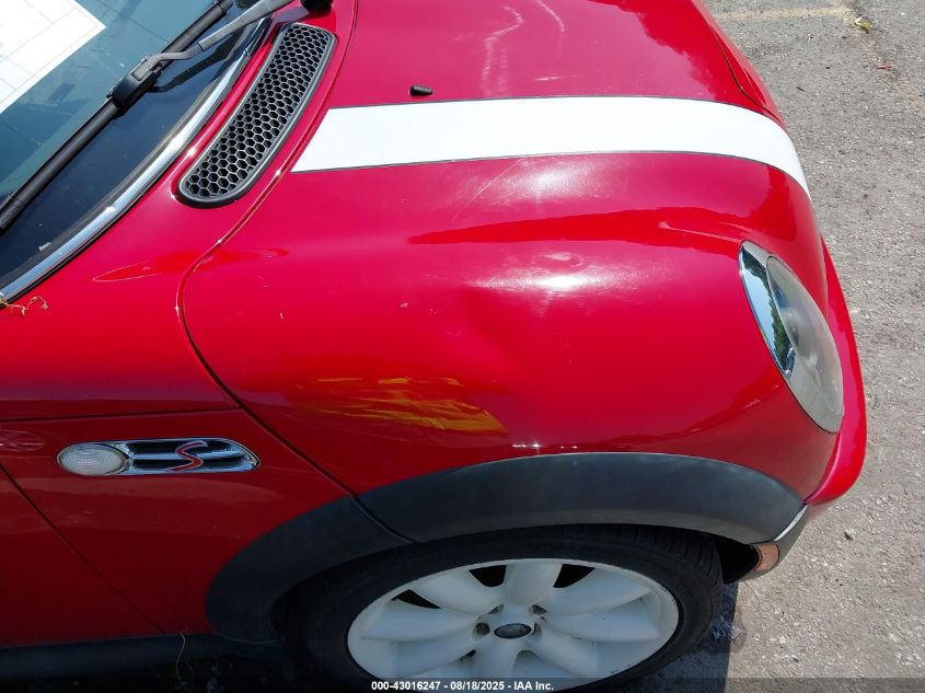 2004 Mini Cooper S VIN: WMWRE334X4TD86858 Lot: 43016247