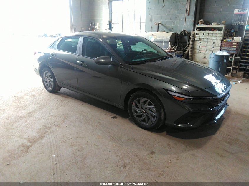 HYUNDAI ELANTRA BLUE