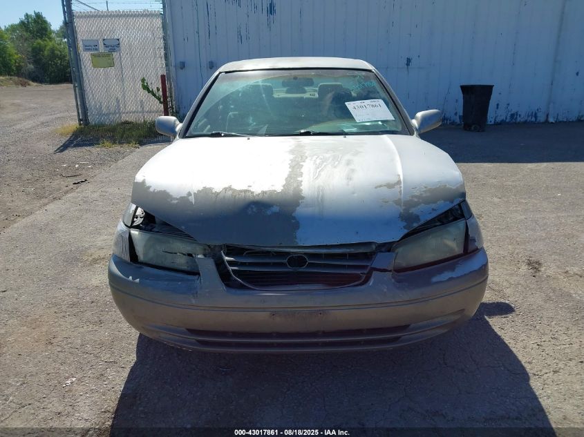 1998 Toyota Camry Le VIN: JT2BG22K9W0164993 Lot: 43017861