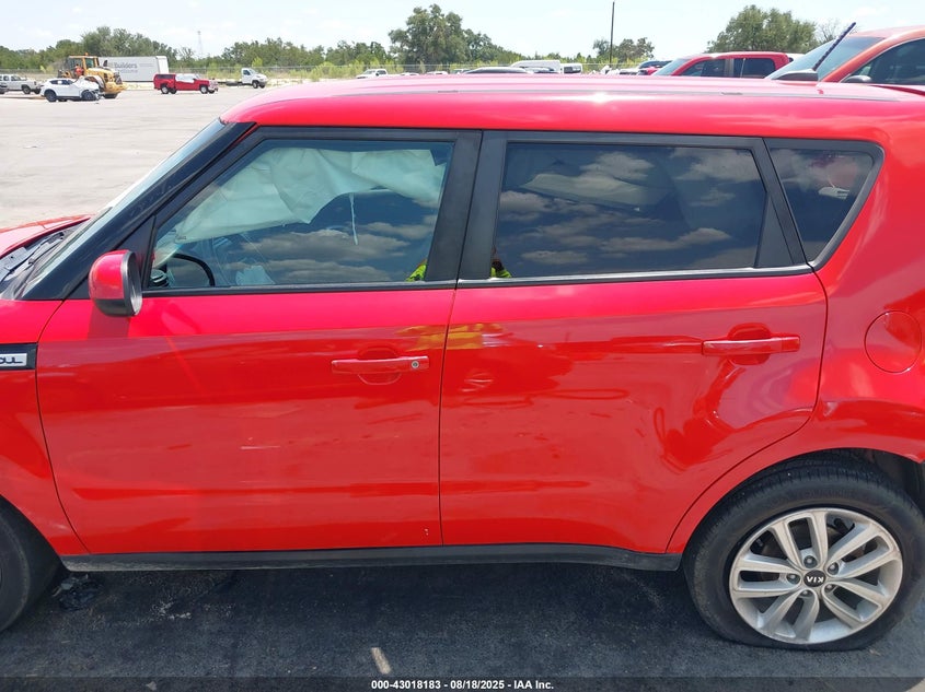 2019 Kia Soul + VIN: KNDJP3A52K7013998 Lot: 43018183