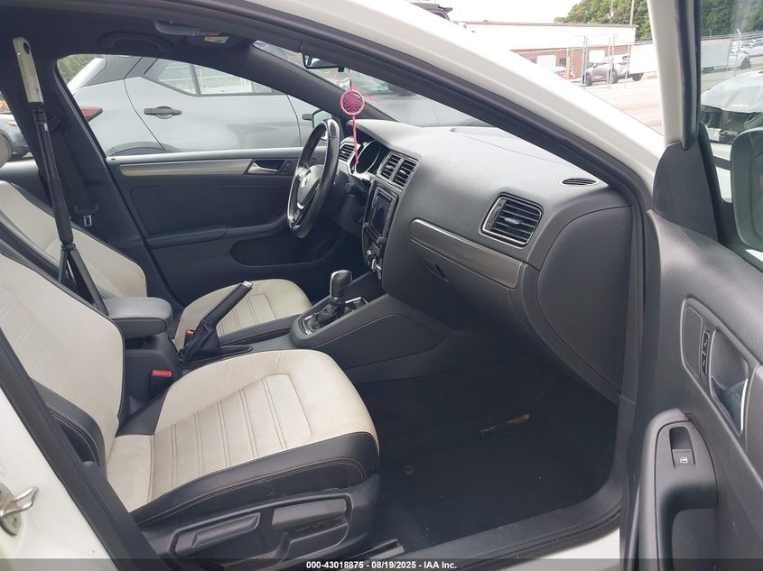 2016 VOLKSWAGEN JETTA 1.8T SPORT - 3VWD17AJ3GM228366