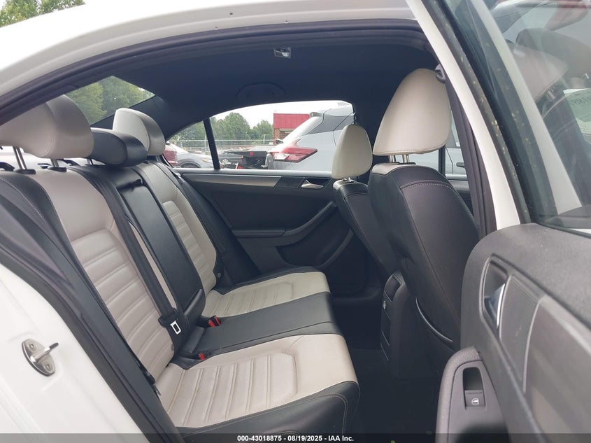 2016 VOLKSWAGEN JETTA 1.8T SPORT - 3VWD17AJ3GM228366