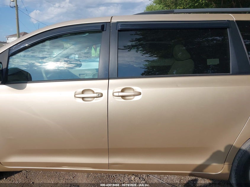 2012 Toyota Sienna Le V6 8 Passenger VIN: 5TDKK3DC9CS220554 Lot: 43019466