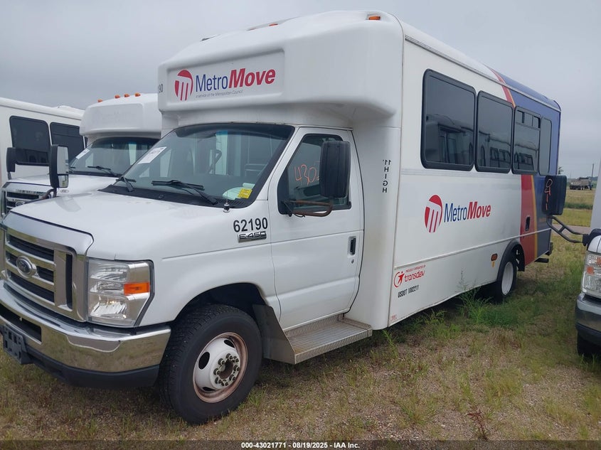 1FDFE4FS9JDC37913 2018 FORD ECONOLINE photo no. 2