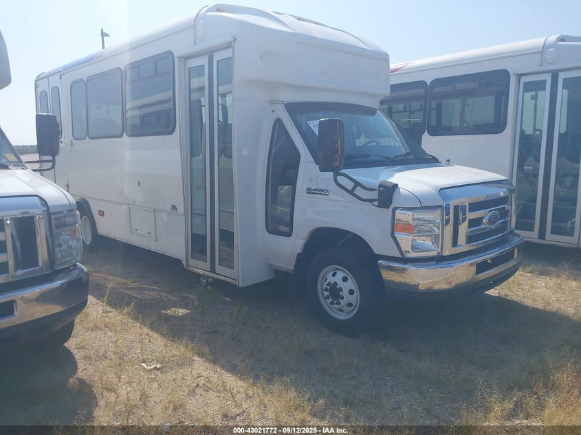 1FDFE4FS5JDC36306 2018 Ford E-450 Cutaway auction photo 1