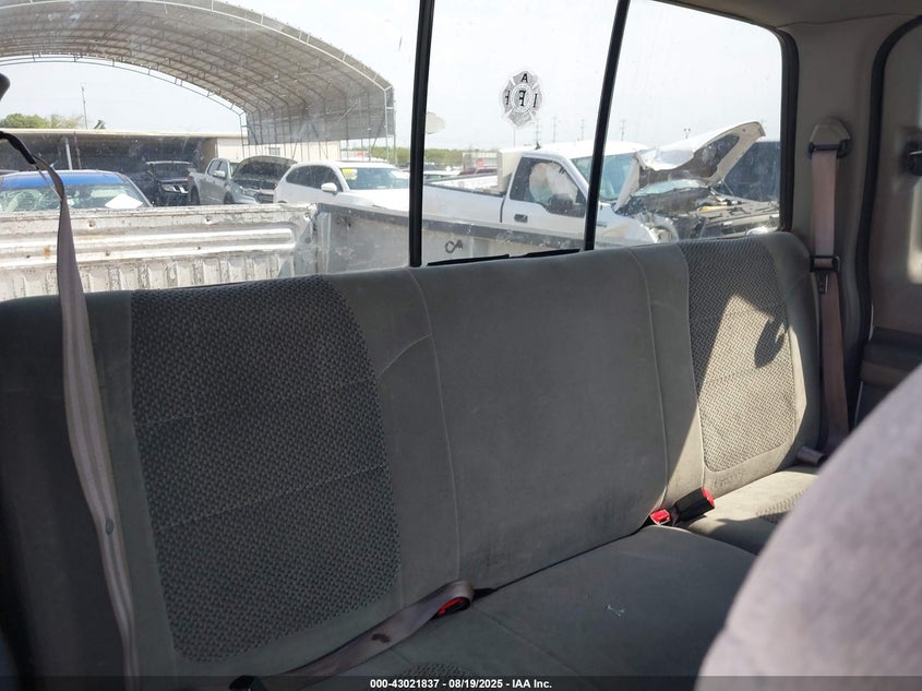 2001 Ford F-250 Lariat/Xl/Xlt VIN: 1FTNX21F51EC38043 Lot: 43021837