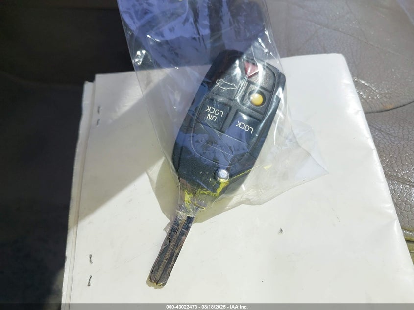 2005 Volvo V70 2.5T VIN: YV1SW592352516397 Lot: 43022473