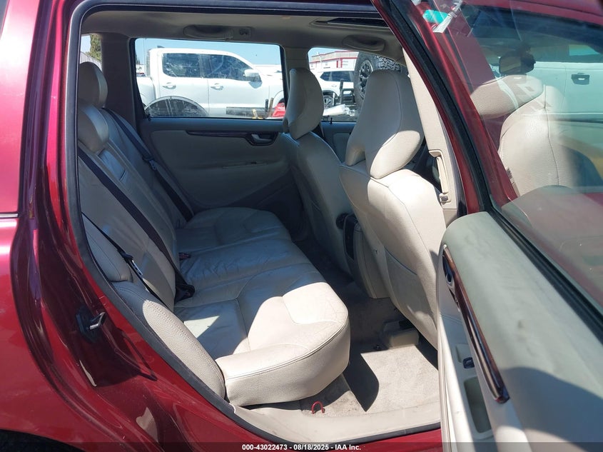 2005 Volvo V70 2.5T VIN: YV1SW592352516397 Lot: 43022473