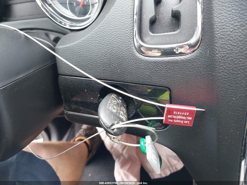 2019 Dodge Grand Caravan Sxt VIN: 2C4RDGCGXKR647348 Lot: 43022708