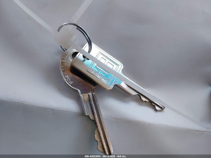 1983 Chevrolet C20 VIN: 1GCGC24J0DJ170539 Lot: 43023553