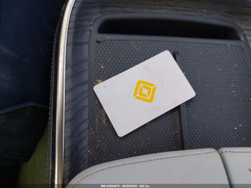 2025 Rivian R1S Adventure Dual Motor Large Pack/Adventure Dual Motor Max Pack VIN: 7PDSGBBA3SN072766 Lot: 43024070