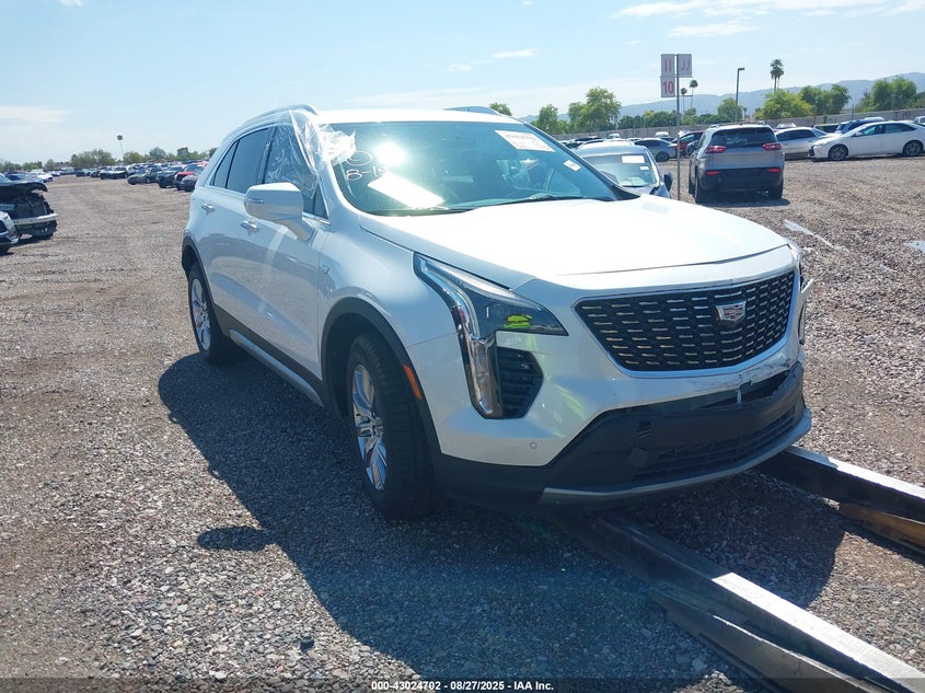 Vin: 1gyfzcr49nf113659, lot: 43518837, cadillac xt4 fwd premium luxury 2022 img_1