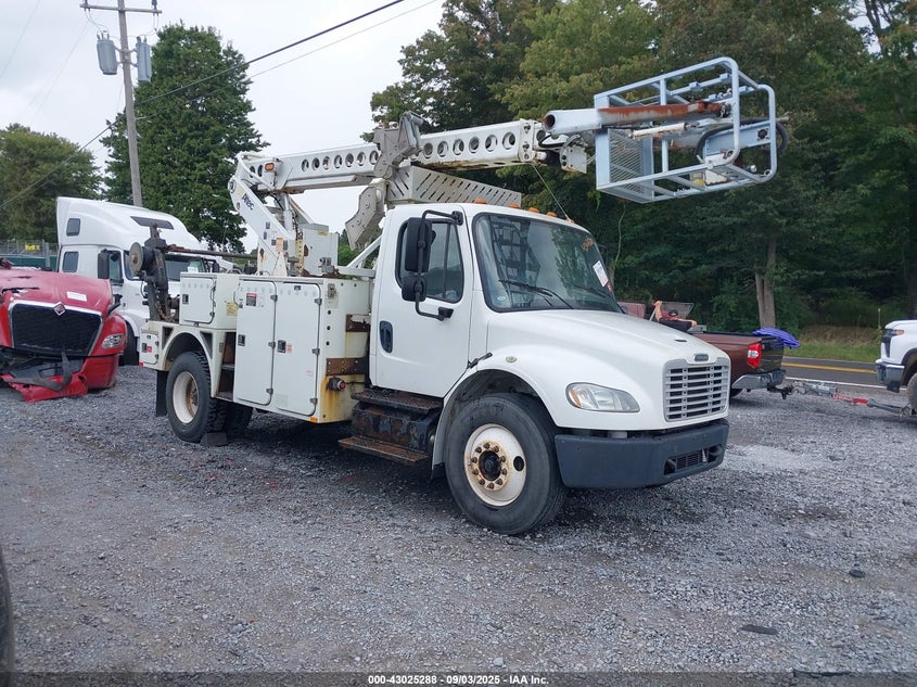 1FVACXDT7DHFA2572 2013 Freightliner M2 106 Medium Duty auction photo 1