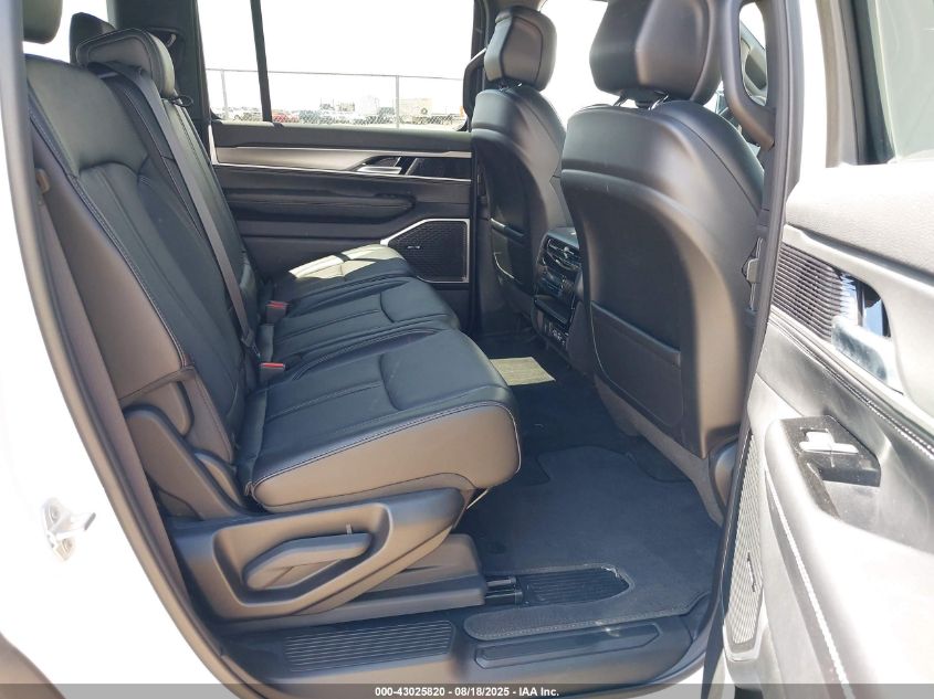 2025 Jeep Wagoneer - 1C4SJUBP0SS519998