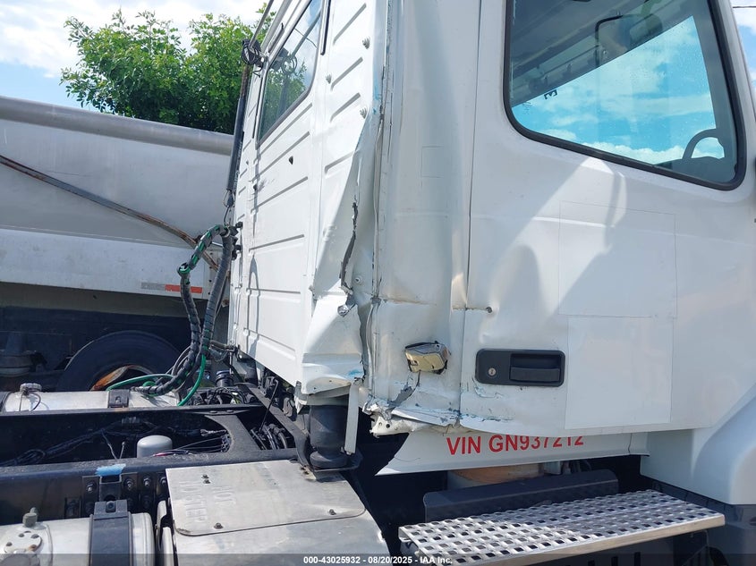 2016 Volvo Vn Vnl VIN: 4V4NC9EH6GN937212 Lot: 43025932