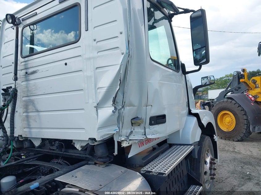 2016 Volvo Vn Vnl VIN: 4V4NC9EH6GN937212 Lot: 43025932