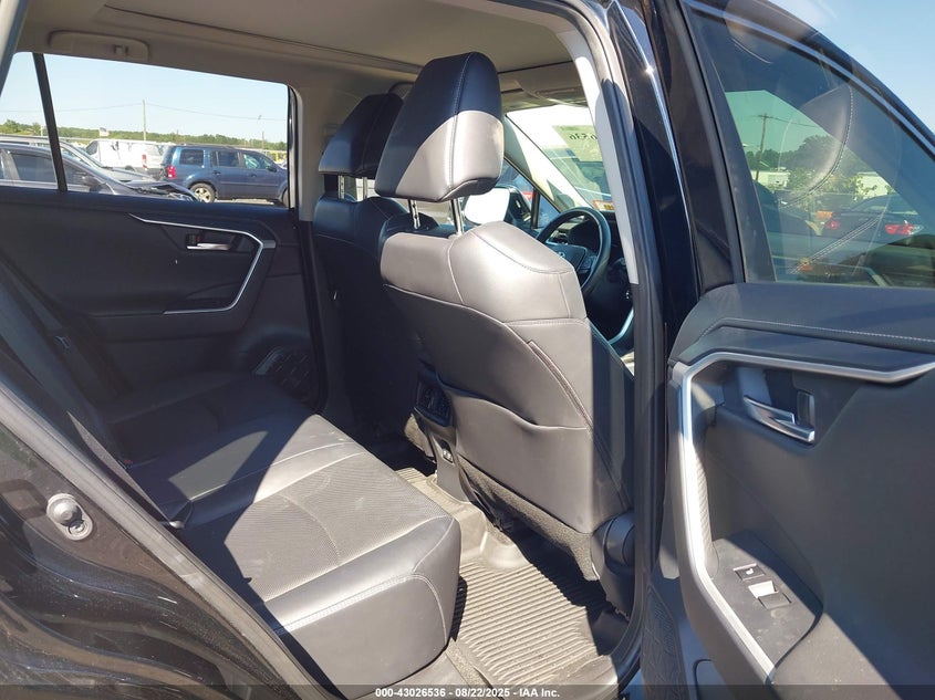 2019 TOYOTA RAV4 LIMITED - JTMN1RFV0KD520401