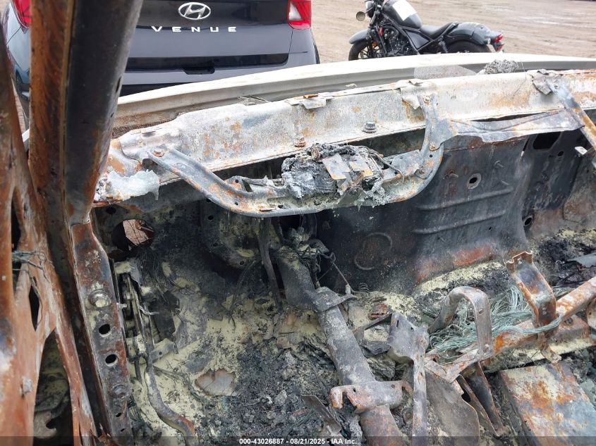 2001 Chevrolet Suburban 2500 Lt VIN: 3GNGK26G11G199072 Lot: 43026887