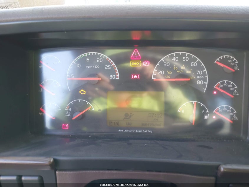 4V4N19EG0DN132993 2013 VOLVO  photo no. 5