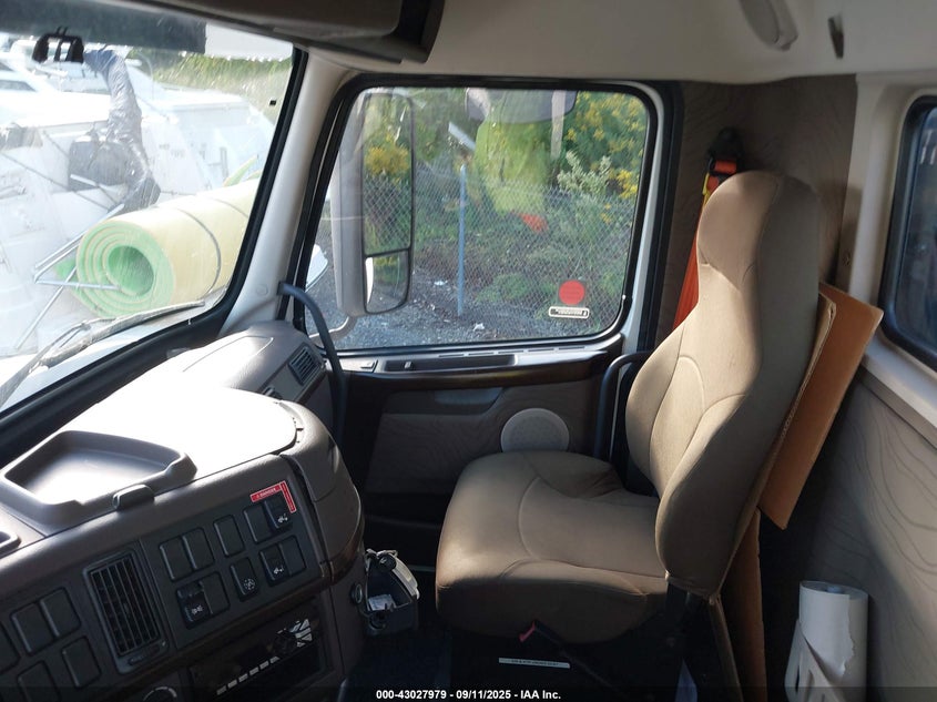 2013 Volvo Vn Vnl VIN: 4V4N19EG0DN132993 Lot: 43027979