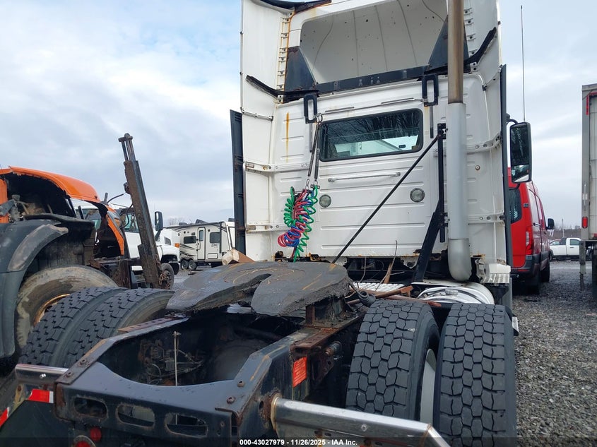 4V4N19EG0DN132993 2013 VOLVO  photo no. 4