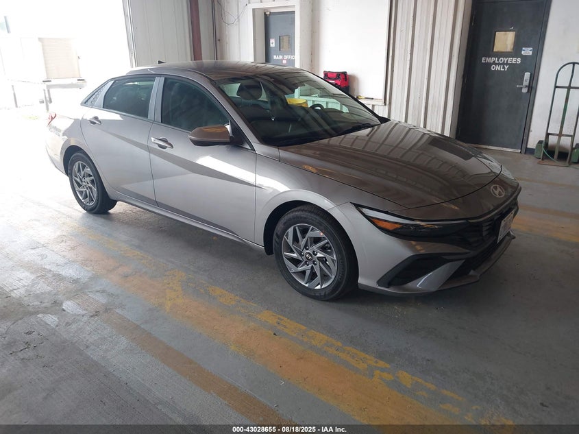 HYUNDAI ELANTRA BLUE