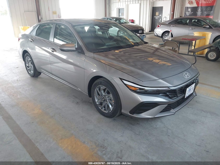 HYUNDAI ELANTRA BLUE