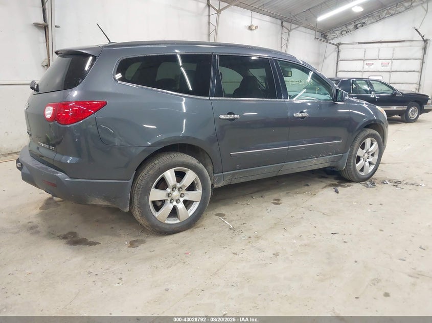 1GNKVLED7BJ338247 2011 CHEVROLET TRAVERSE photo no. 4