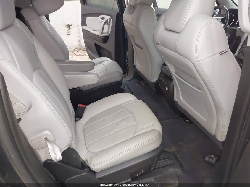 1GNKVLED7BJ338247 2011 CHEVROLET TRAVERSE photo no. 8