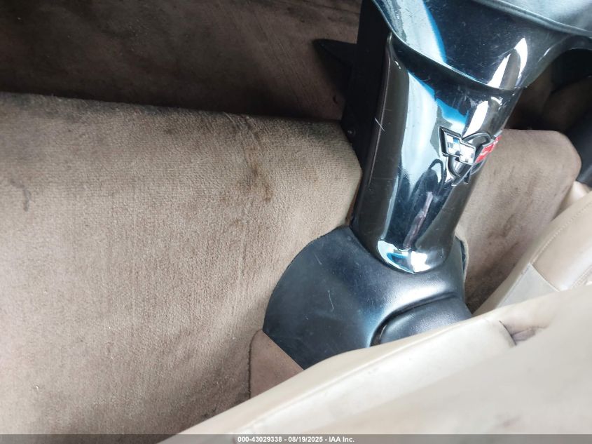 1998 Chevrolet Corvette VIN: 1G1YY32G1W5122393 Lot: 43029338