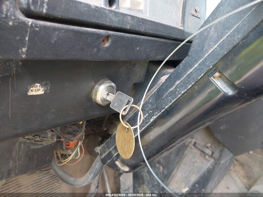 1998 International 4000 4700 VIN: 1HTSCAAL8WH533225 Lot: 43029459