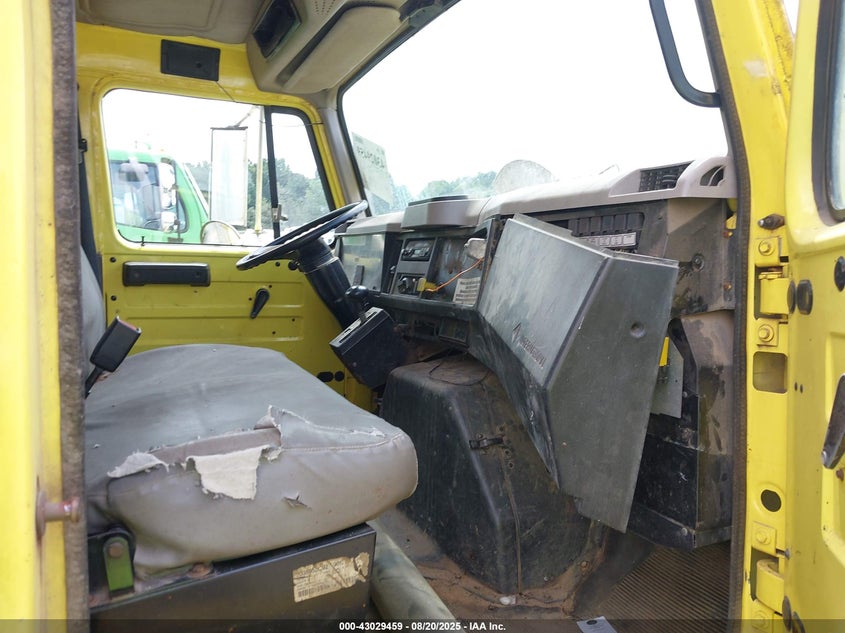 1998 International 4000 4700 VIN: 1HTSCAAL8WH533225 Lot: 43029459