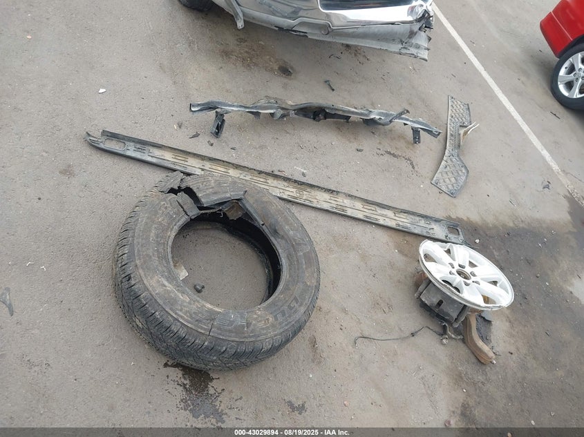 2004 Ford F-150 Lariat/Xl/Xlt VIN: 1FTPX12504NC05612 Lot: 43029894