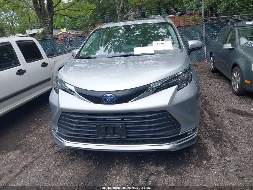 2024 Toyota Sienna - 5TDYRKEC7RS205106