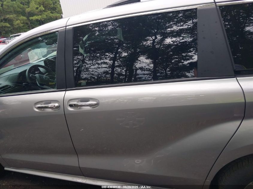 2024 Toyota Sienna - 5TDYRKEC7RS205106