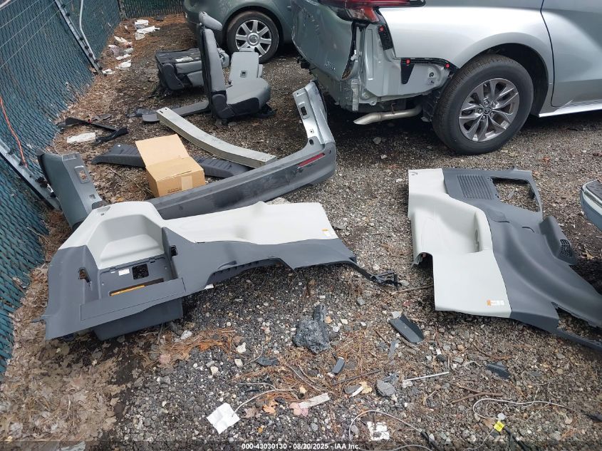 2024 Toyota Sienna - 5TDYRKEC7RS205106