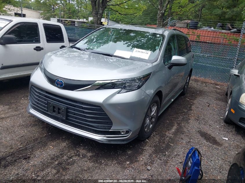 2024 Toyota Sienna - 5TDYRKEC7RS205106