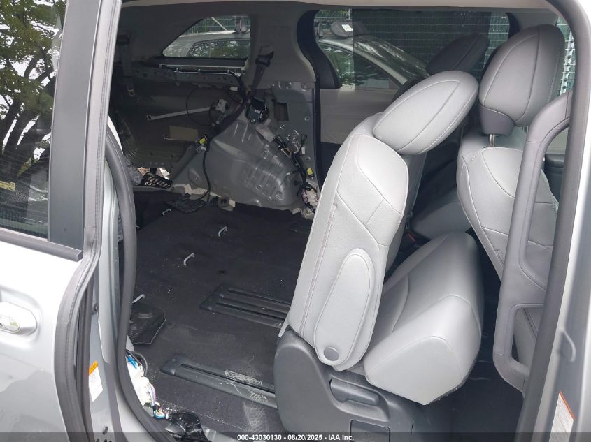 2024 Toyota Sienna - 5TDYRKEC7RS205106