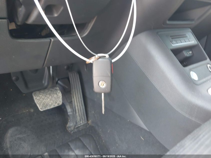 2017 Volkswagen Tiguan 2.0T/2.0T S VIN: WVGAV7AX9HK043080 Lot: 43030171