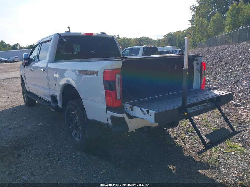 2024 Ford F-350 Platinum VIN: 1FT8W3BM5RED05321 Lot: 43031100